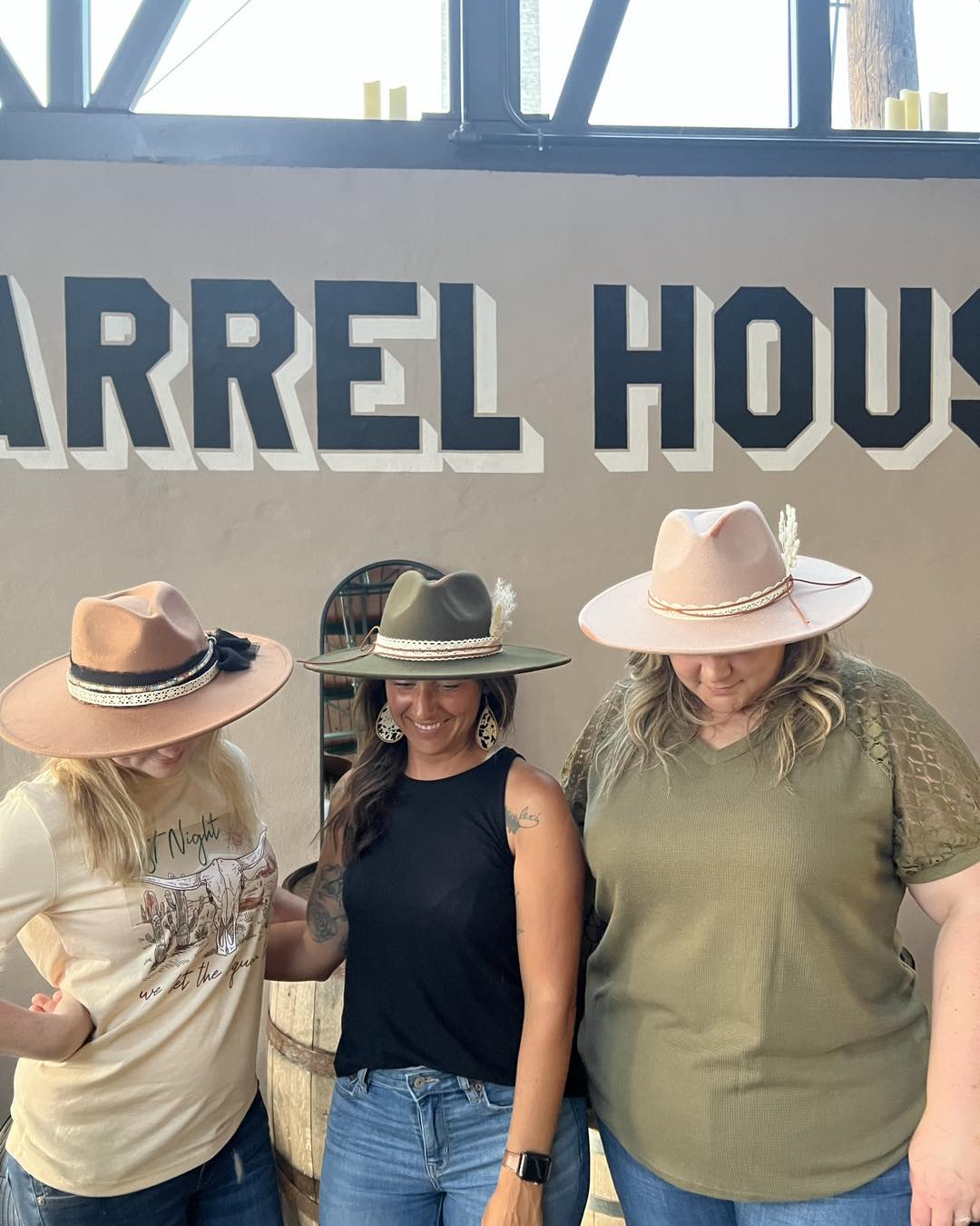 Wellspan Collection Hammered Hat Bar
