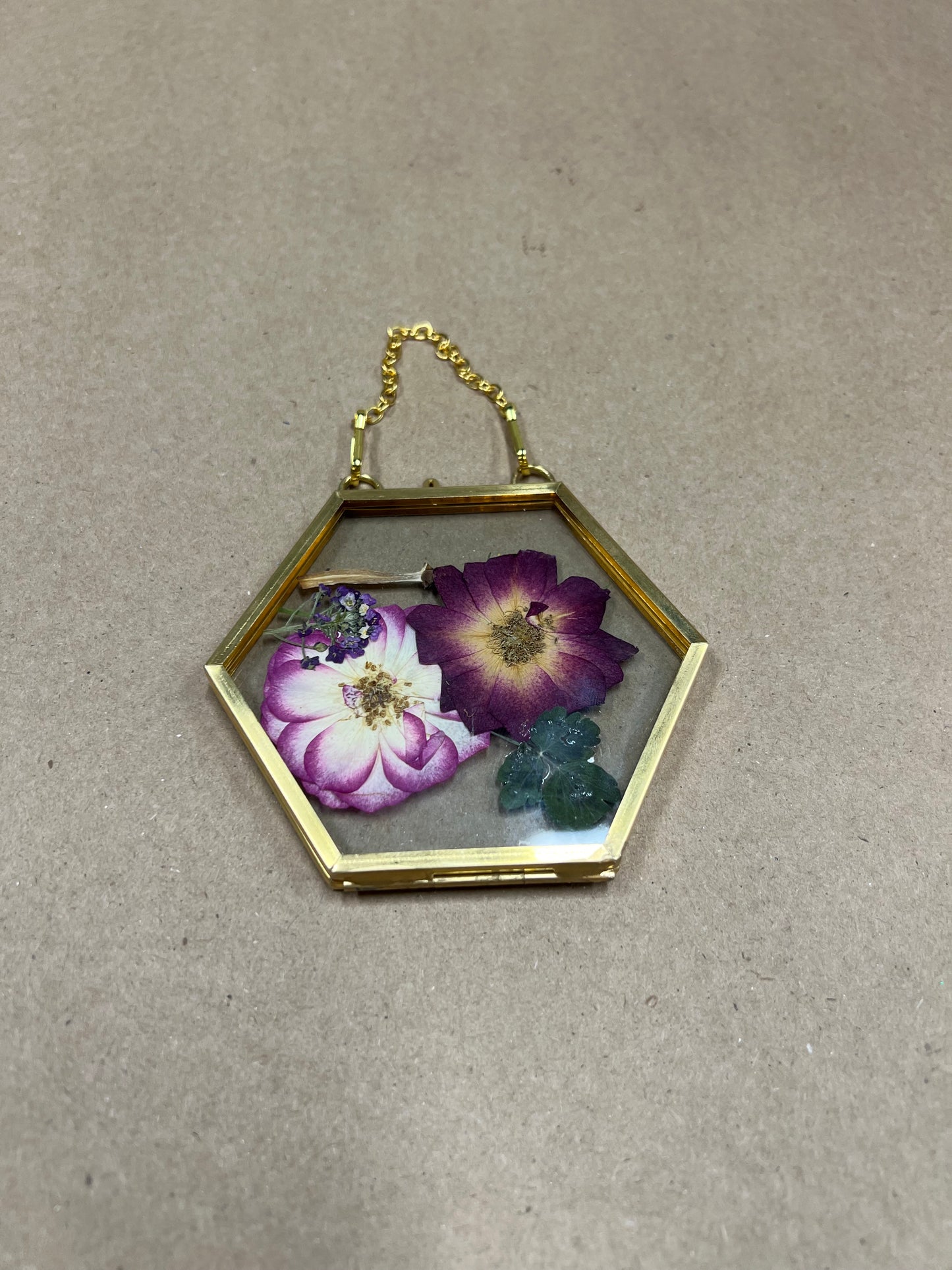 05/10/25 Mommy & Me Pressed Wildflower Frames Workshop 10am