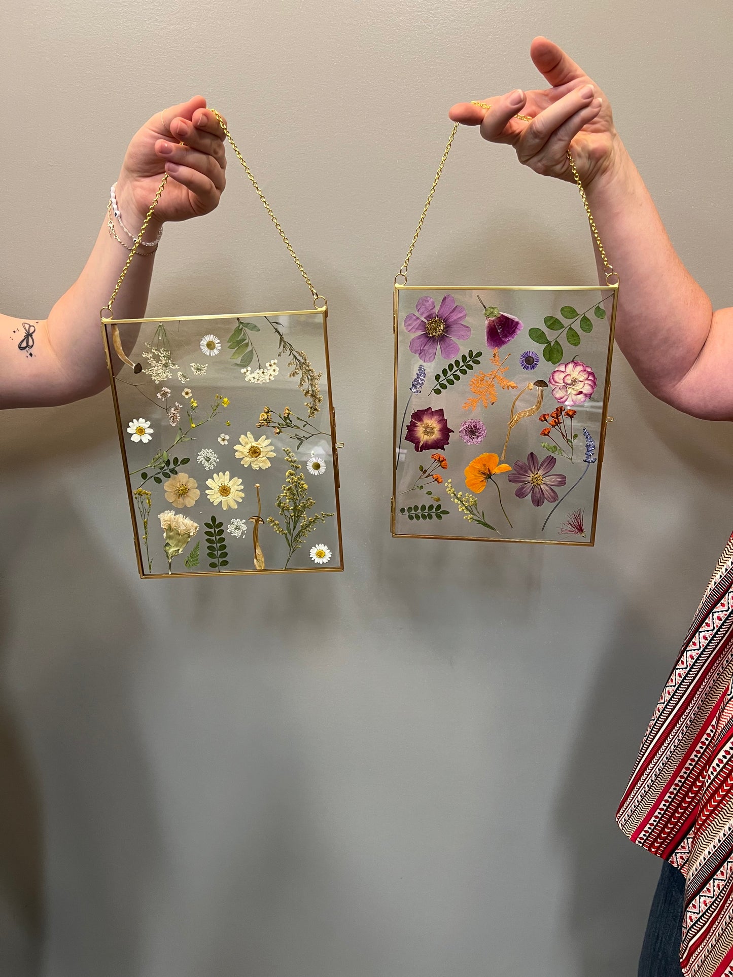 05/10/25 Mommy & Me Pressed Wildflower Frames Workshop 10am