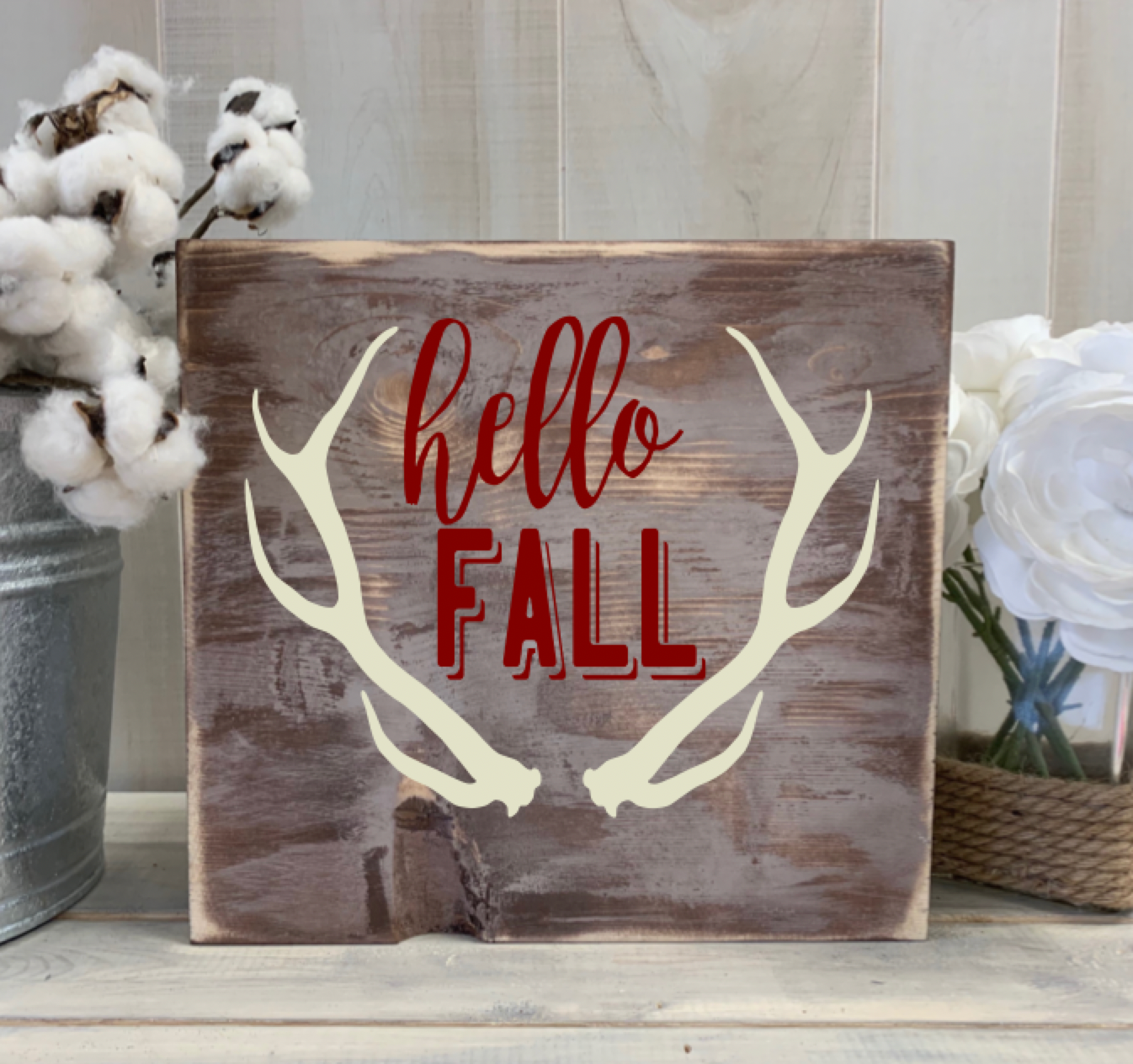 08/15/25 Wood & Wine Ladies Night Workshop $30 6pm