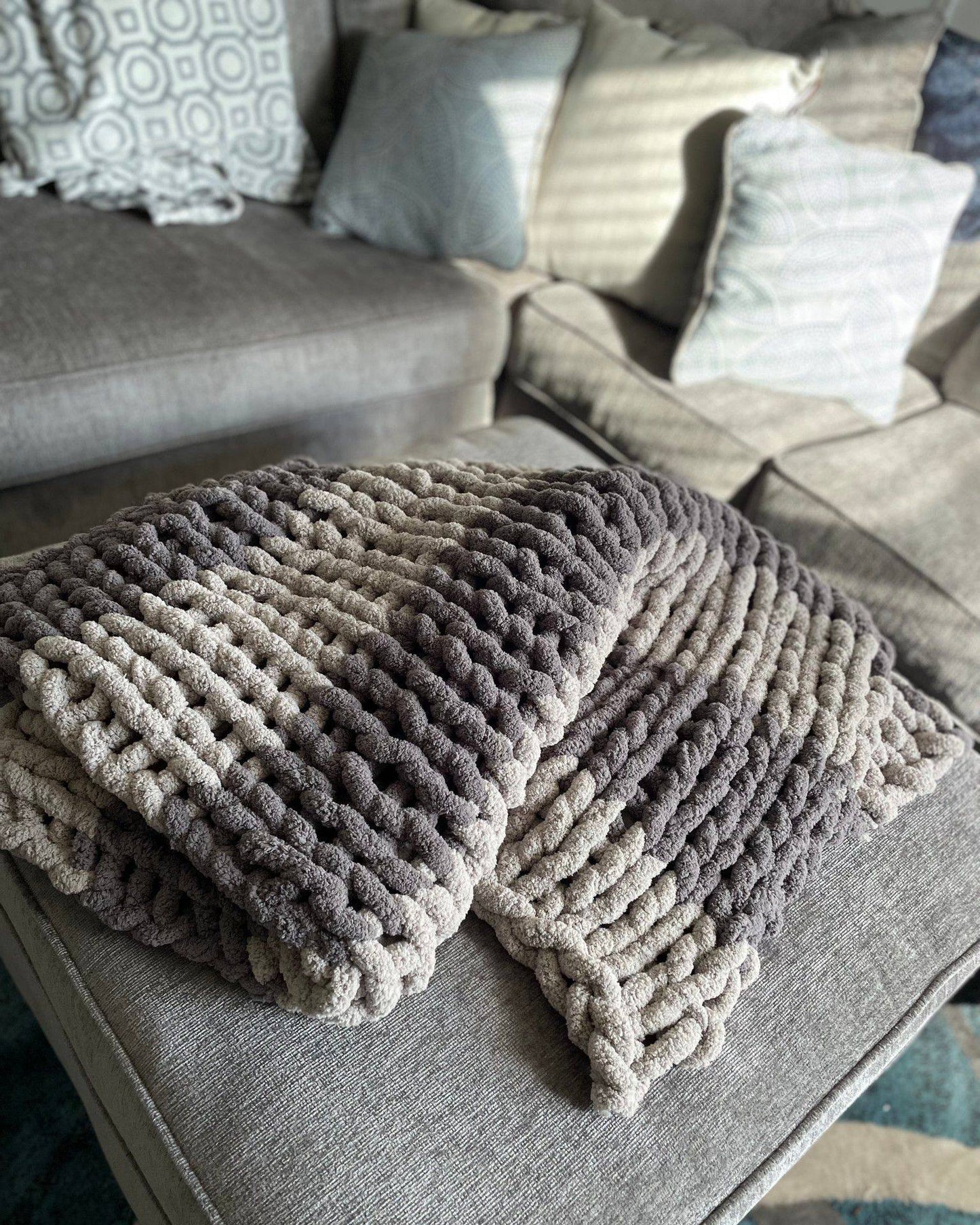 Brandi Cozy Hand Knit Blanket Workshop