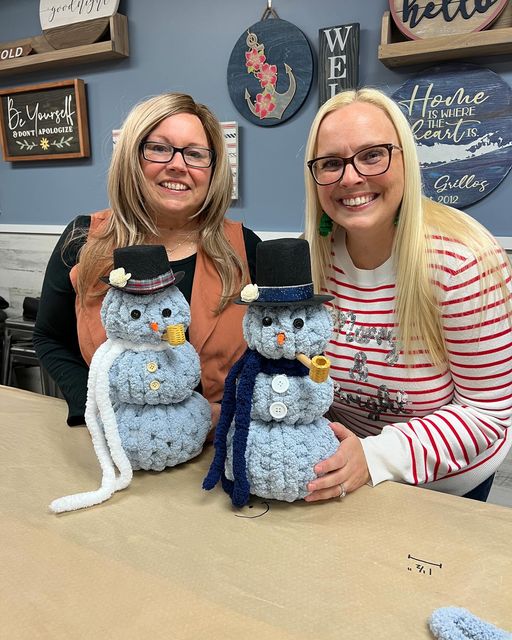 01/17/25 Cozy Knit Snowman Workshop at Ashman's Cozy Nest 6pm