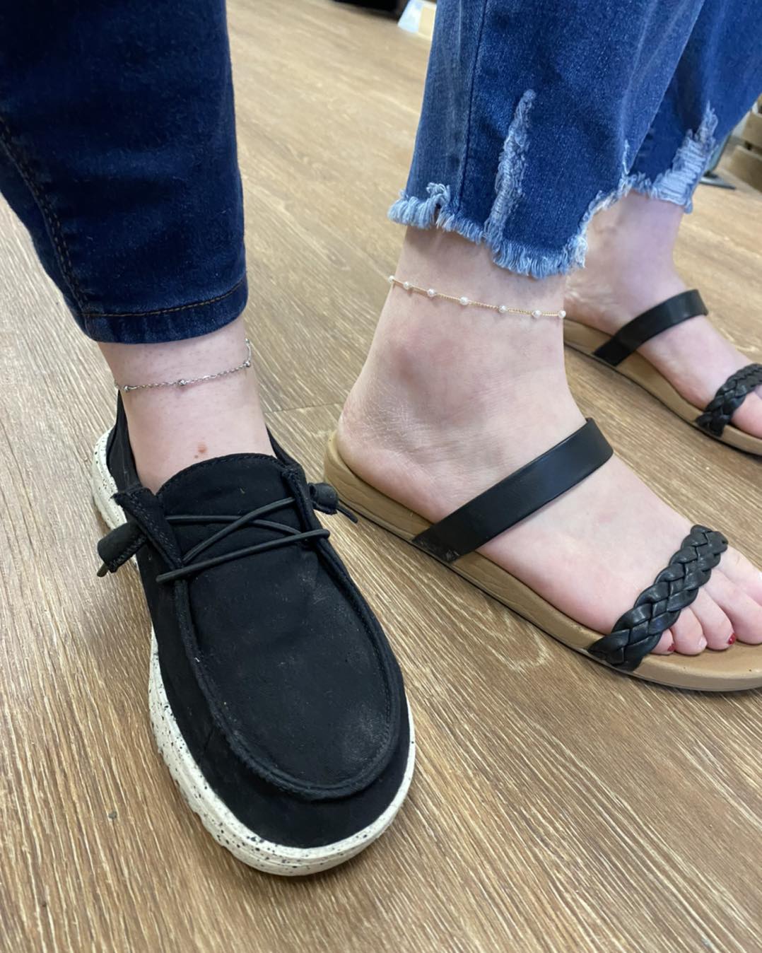 11/10/25 Permanent Jewelry at Scoops on the Square 5:30p-7:30p